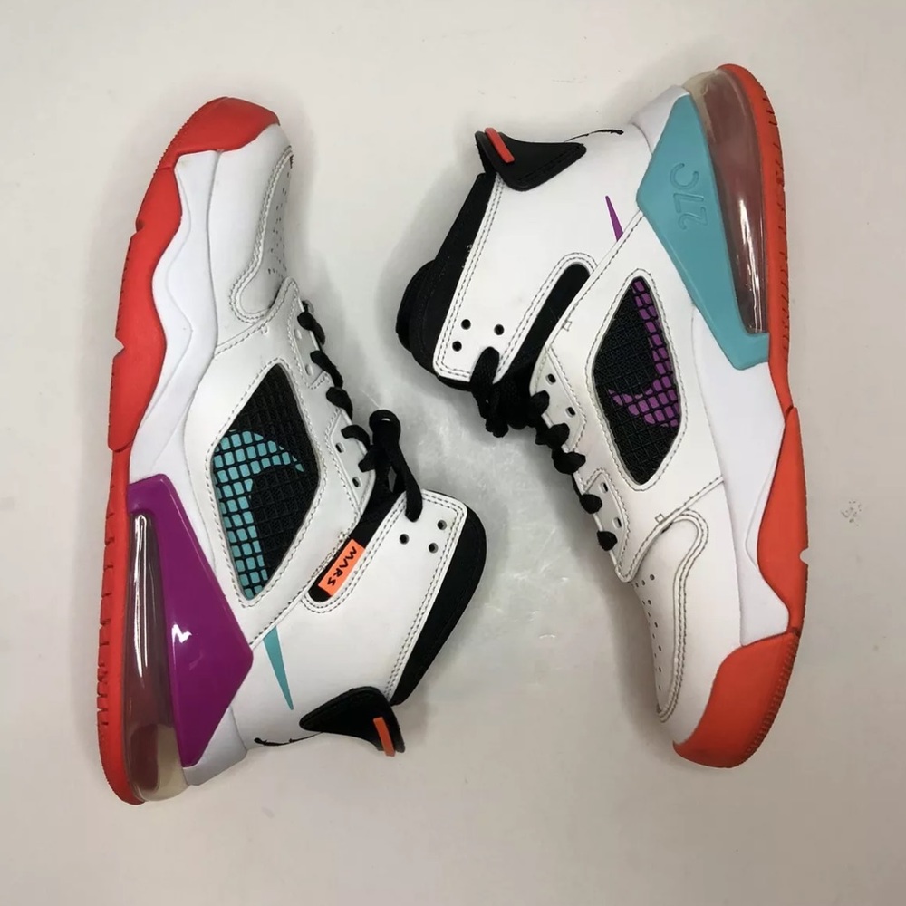 Nike Air Jordan Mars 270 (GS) Youth Size 5 EUC